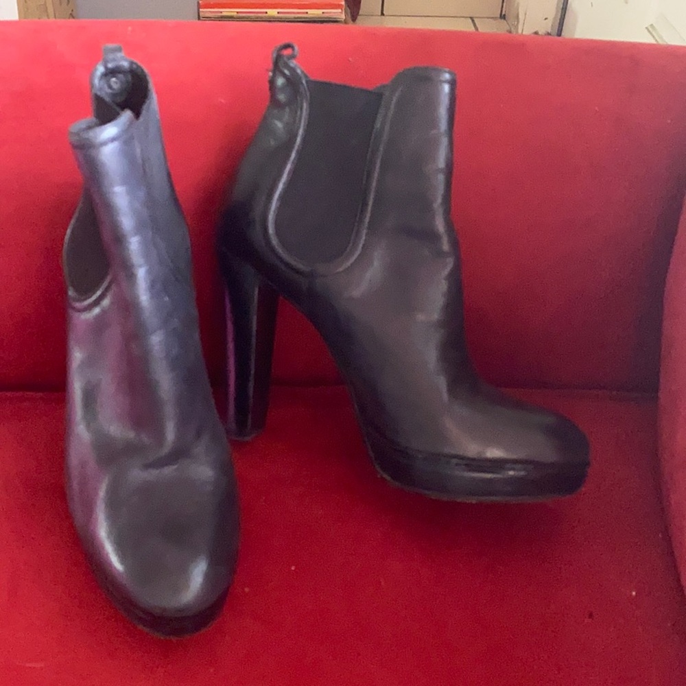 Michael Kors leather black boots size 8